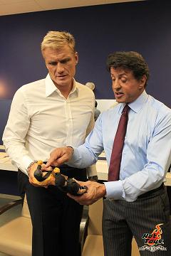 Stallone and Dolph enjoy the Hot Toys