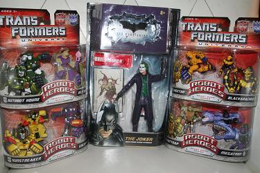 Toy Haul, Robot Heroes and Joker Movie Master