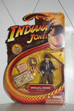 Indiana Jones with Sub-Machine Gun