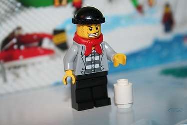 Lego City Advent Calendar 2011 - Day 1