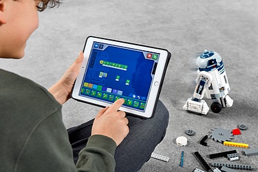 Press Release - LEGO Star Wars BOOST Droid Commander set