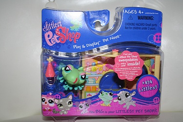 Littlest Pet Shop - #474 - Frog with Party Shop