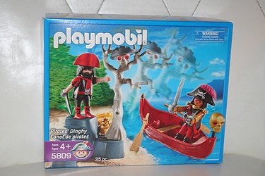Playmobil set #5809 - Pirates' Dinghy