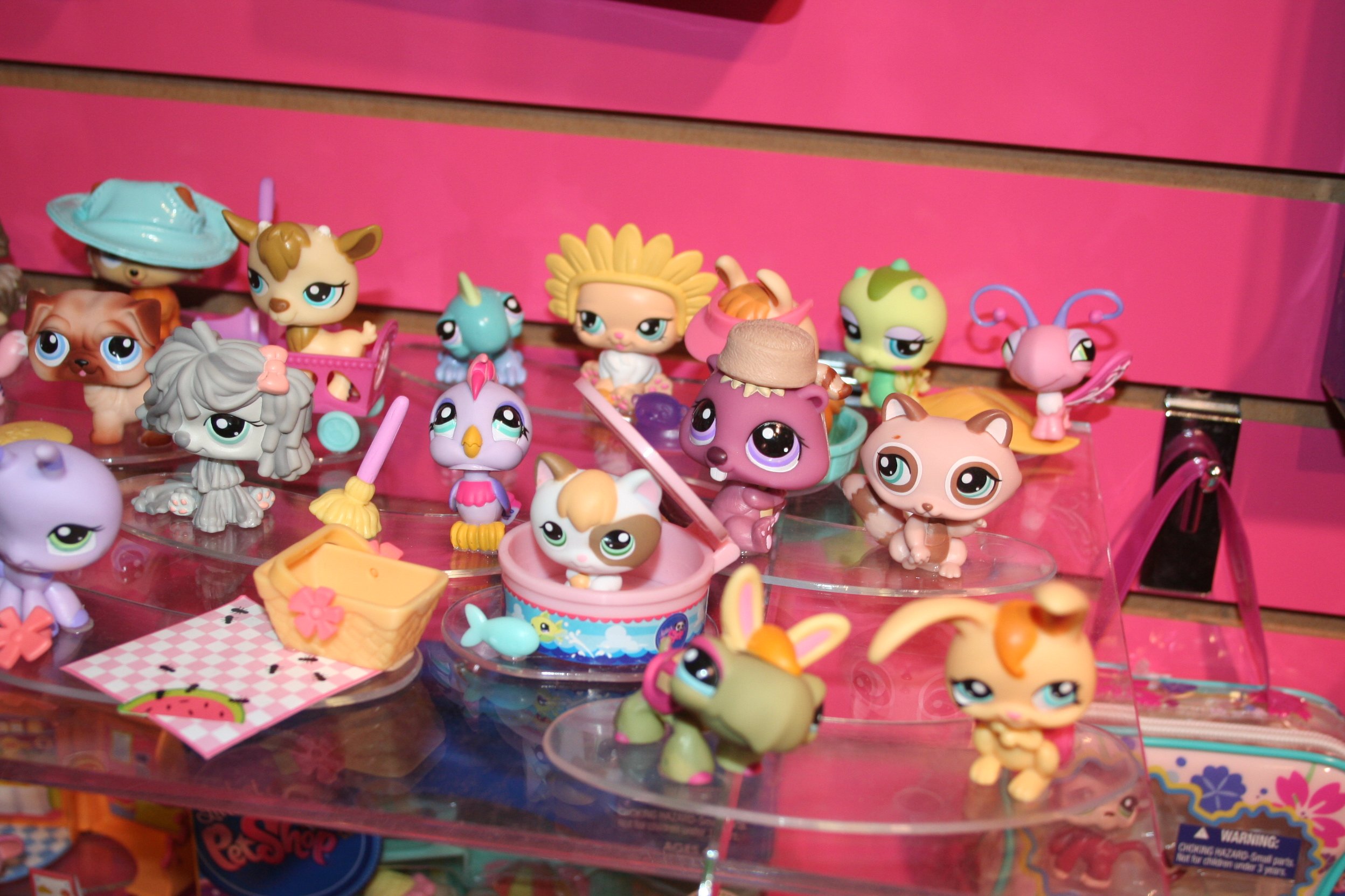 Adopt starpets. Сканировать игрушку Littlest Pet shop. Игрушки пет шоп больница. Пет шоп домики. LPS игрушки отсканировать.