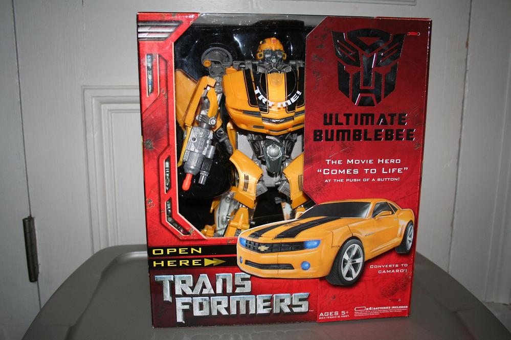 Hasbro Transformers Ultimate Bumblebee Action Figure - 82419 for